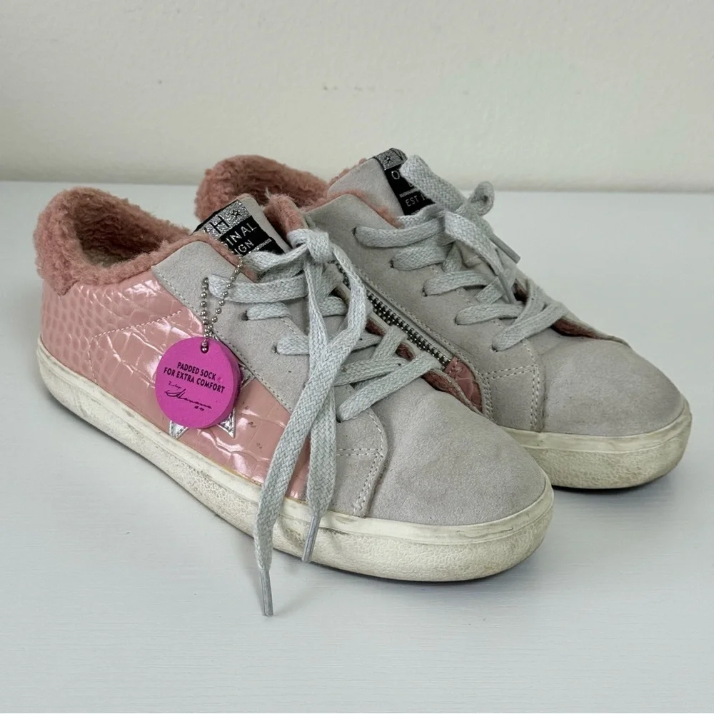 VH Original Design Vintage Property Pink and Gray Kids Sneakers, Size 5